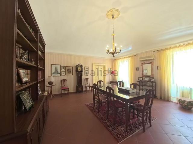 Appartamento in affitto di 170 m² in Via del Collegio, 5