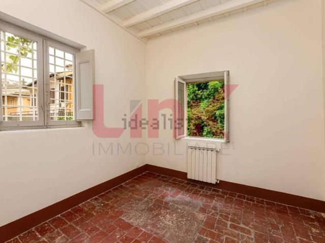 Appartamento in affitto di 170 m² in Via dell&apos Orso