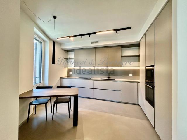 Appartamento in affitto di 170 m² in Via Ezio Zambianchi, 2