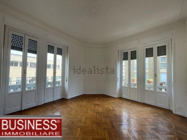 Appartamento in affitto di 170 m² in Via Lodovico Mancini, 15