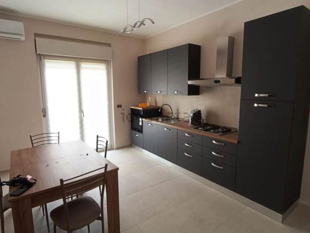 Appartamento in affitto di 170 m² in Via Pitia