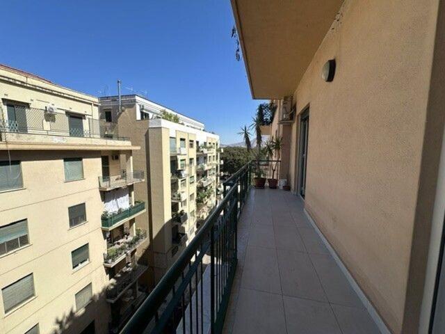 Appartamento in affitto di 170 m² in Via Vincenzo Di Marco, 4