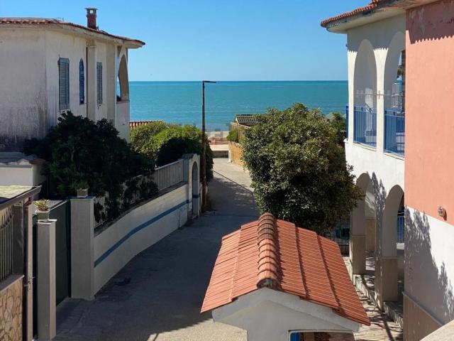 Appartamento in affitto di 170 m² in Viale del Ficus, 15