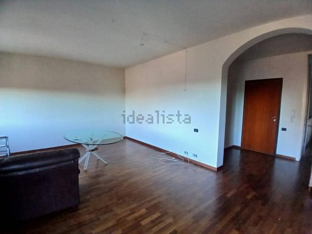 Appartamento in affitto di 173 m² in Via Adolfo Venturi