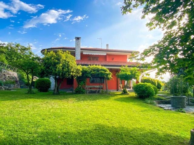 Appartamento in affitto di 173 m² in Via Lugnacco, 5