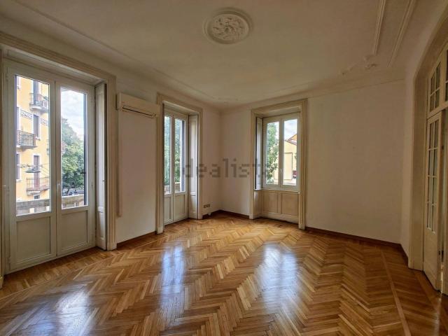 Appartamento in affitto di 173 m² in Via Spartaco, 38
