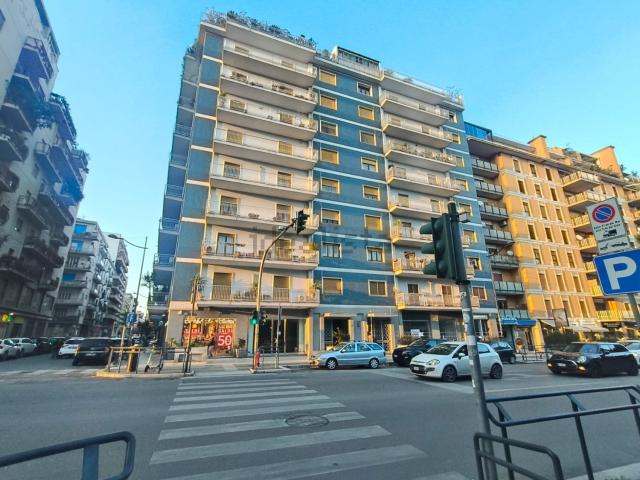 Appartamento in affitto di 176 m² in Via Emanuele Notarbartolo, 31