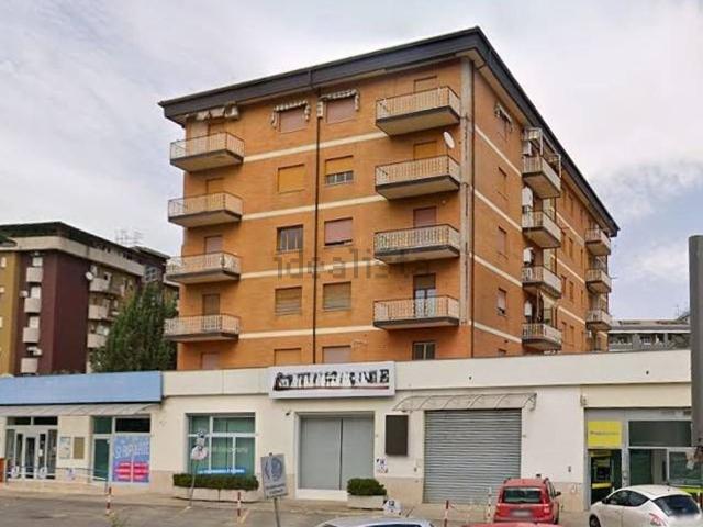 Appartamento in affitto di 176 m² in Via Kennedy