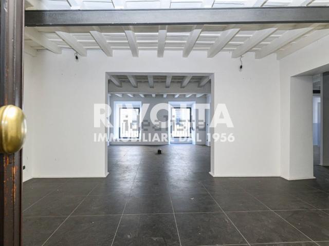 Appartamento in affitto di 180 m² in Via del Babuino