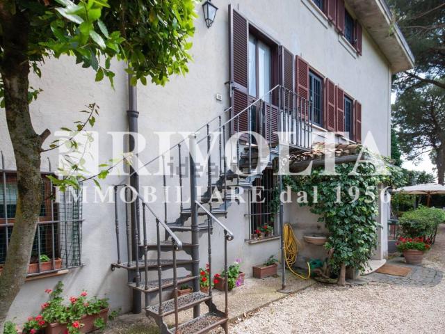 Appartamento in affitto di 180 m² in Via di Grottarossa