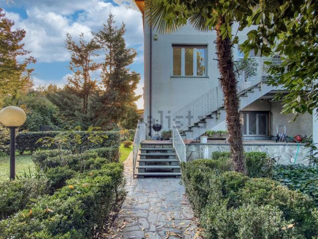 Appartamento in affitto di 180 m² in Via Edera, 22
