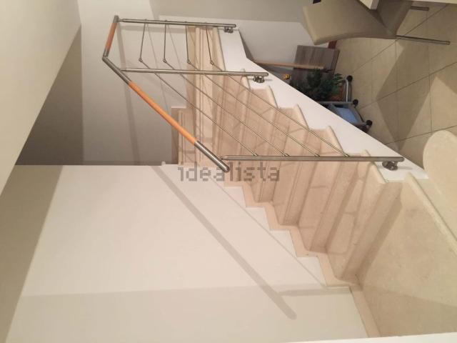 Appartamento in affitto di 180 m² in Via Monsignor Placido Ponchia, 4