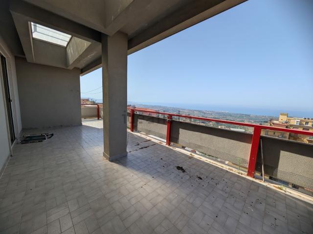 Appartamento in affitto di 180 m² in Via Minerva, 15