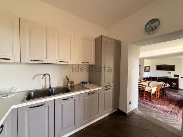 Appartamento in affitto di 180 m² in Via Valle Quarta