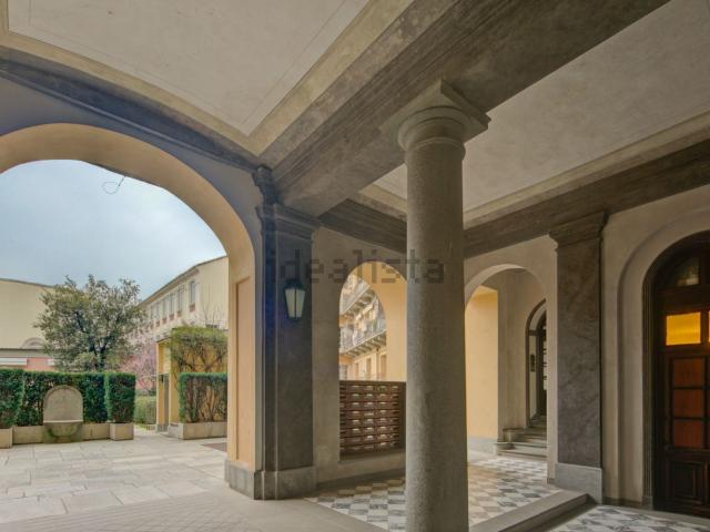 Appartamento in affitto di 181 m² in Via Montebello, 21