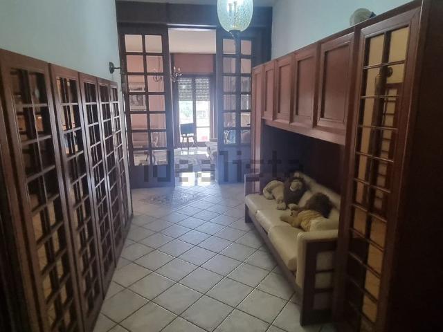 Appartamento in affitto di 182 m² in Via Cesinali, 1