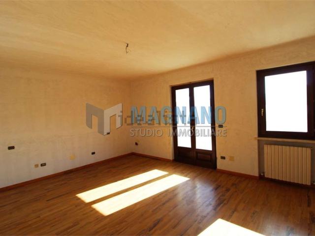 Appartamento in affitto di 182 m² in Via Bagnolo