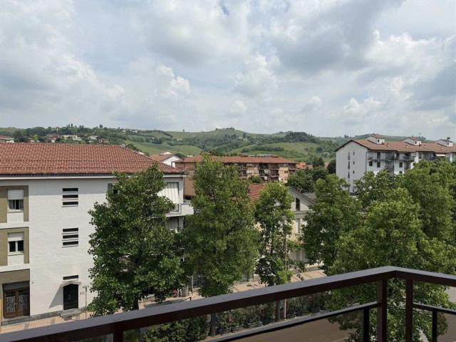 Appartamento in affitto di 184 m² in Corso Enotria