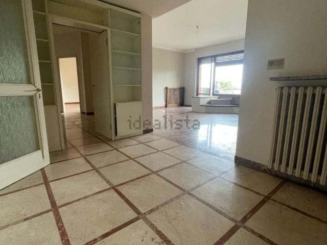 Appartamento in affitto di 186 m² in Viale XXV Aprile