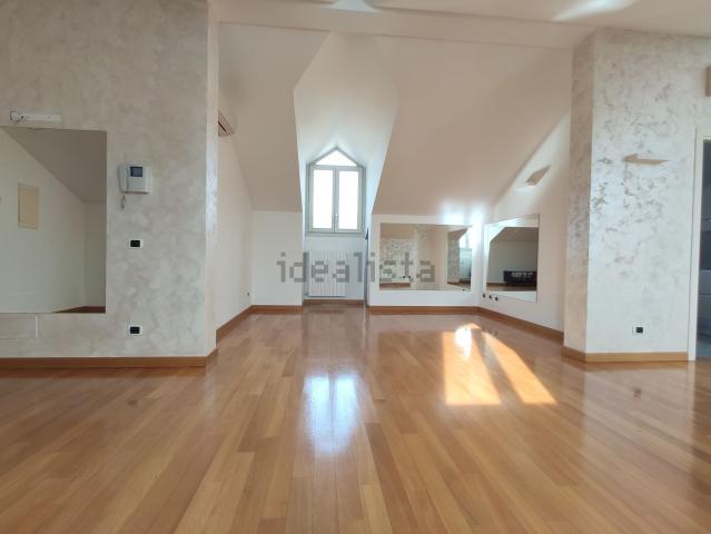Appartamento in affitto di 190 m² in Via Circo, 7