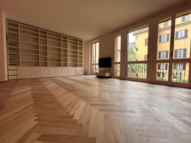 Appartamento in affitto di 190 m² in Via Amedei