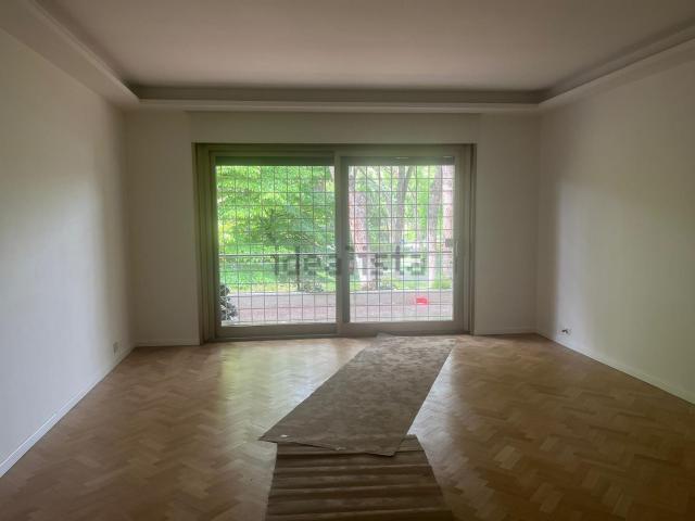 Appartamento in affitto di 190 m² in Via Andrea del Castagno, 164