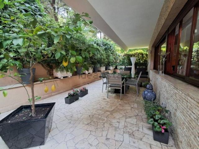 Appartamento in affitto di 190 m² in Via Giuseppe Montanelli