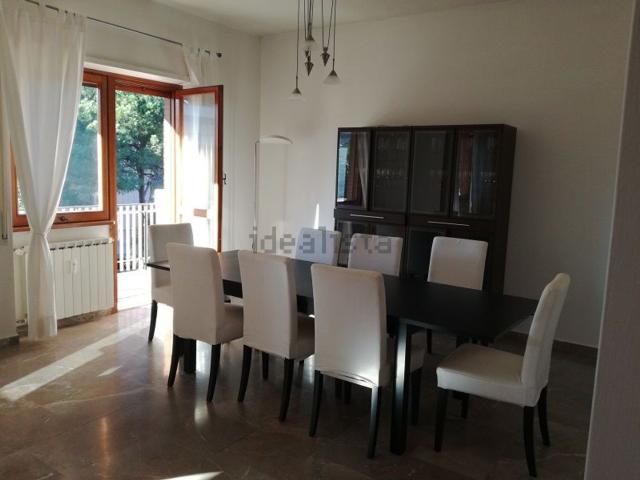 Appartamento in affitto di 190 m² in Via dei Faggella, 30