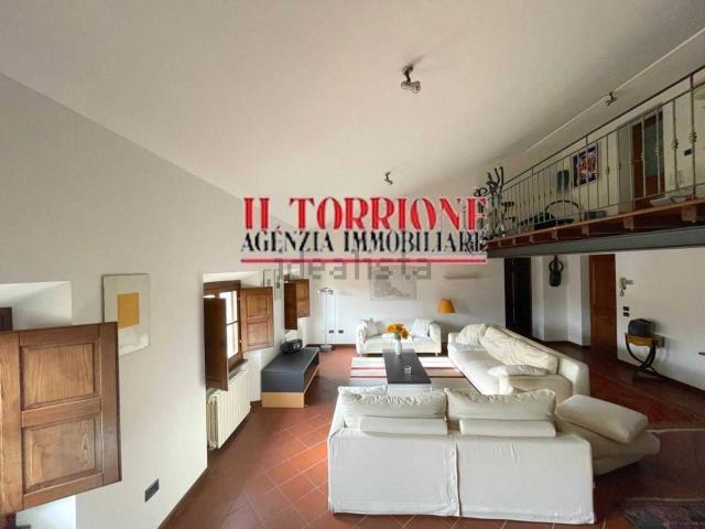 Appartamento in affitto di 190 m² in Via Mazzini