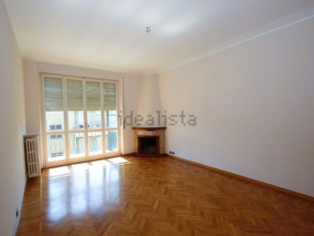 Appartamento in affitto di 190 m² in Via Trento, 3