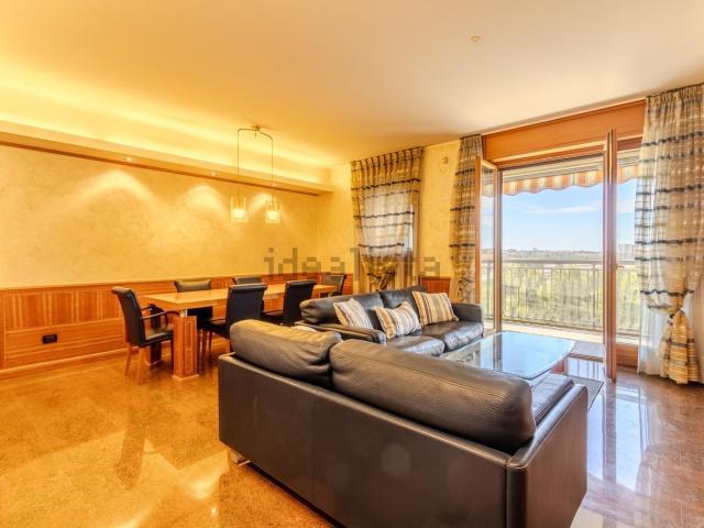 Appartamento in affitto di 190 m² in Via Valtellina, 32