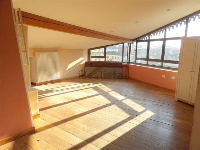Appartamento in affitto di 190 m² in Corso Lorenzo Cobianchi, 35