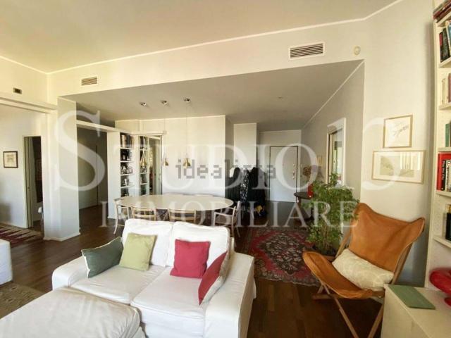 Appartamento in affitto di 190 m² in Piazza Carlo Mirabello, 4