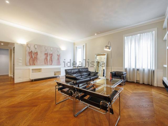 Appartamento in affitto di 191 m² in Via Roma, 305