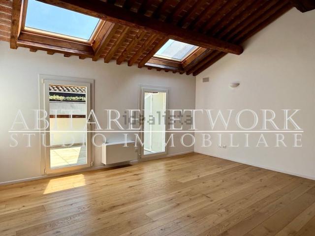 Appartamento in affitto di 195 m²