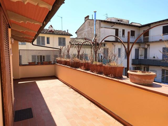 Appartamento in affitto di 200 m²