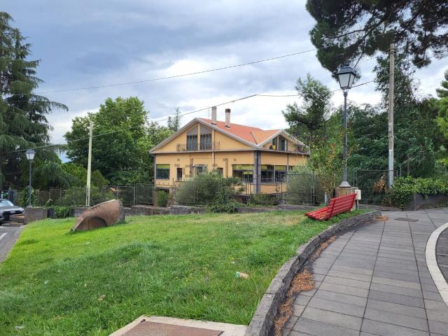 Appartamento in affitto di 200 m²