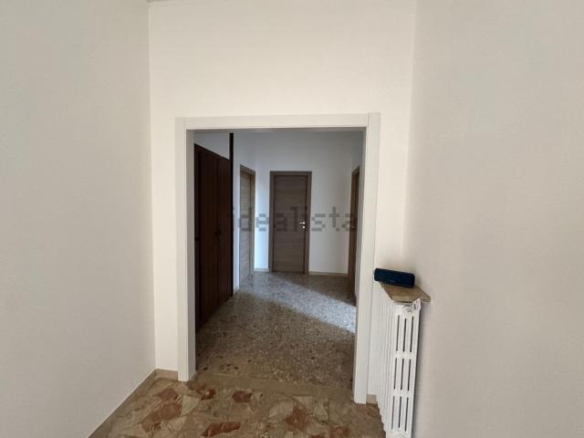 Appartamento in affitto di 200 m² in Via Cavour