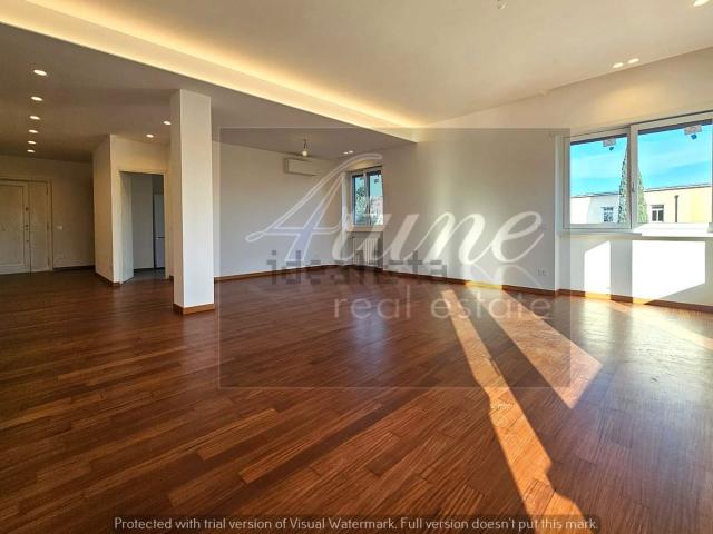 Appartamento in affitto di 200 m² in Via Cassia, 35