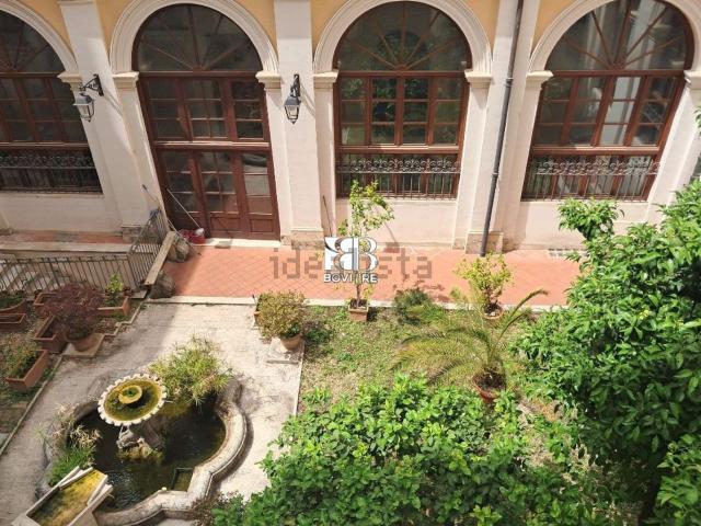 Appartamento in affitto di 200 m² in Via Belsiana