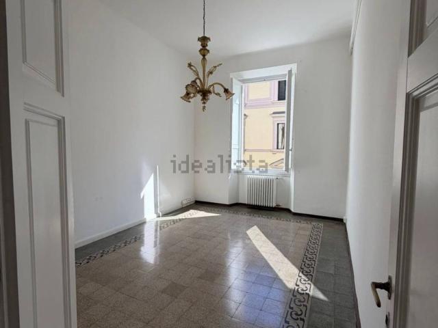 Appartamento in affitto di 200 m² in Via Benedetto Varchi