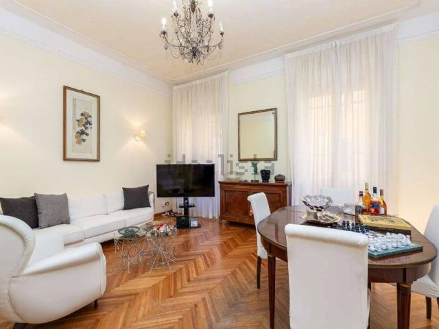 Appartamento in affitto di 200 m² in Via Gaetano Filangieri