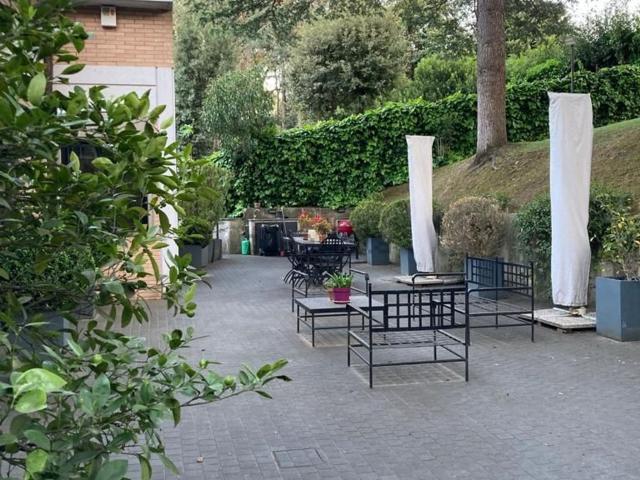 Appartamento in affitto di 200 m² in Via della Camilluccia, 743
