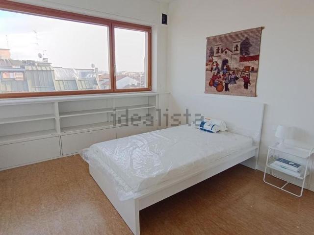 Appartamento in affitto di 200 m² in Via Francesco Burlamacchi, 11