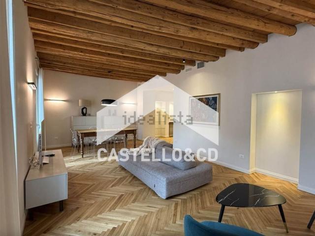 Appartamento in affitto di 200 m² in Via Porto Vecchio, 22