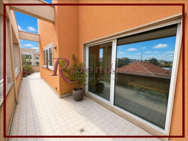 Appartamento in affitto di 200 m² in Via Privata Luigi Conconi