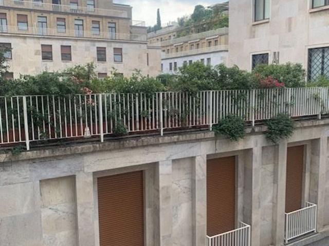Appartamento in affitto di 200 m² in Via Teofilo Rossi di Montelera
