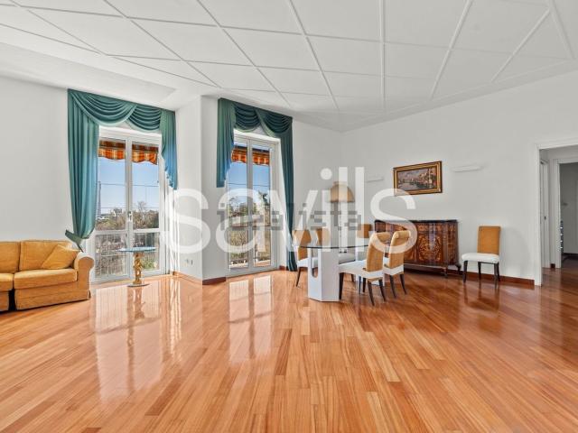 Appartamento in affitto di 200 m² in Viale Vittorio Veneto