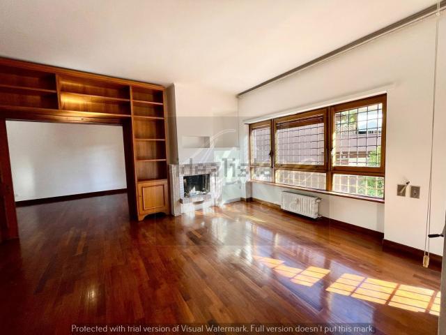 Appartamento in affitto di 200 m² in Viale Cortina d&apos Ampezzo, 199
