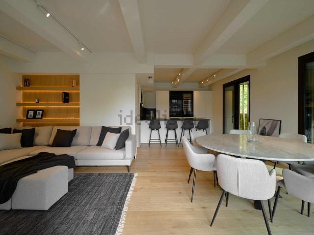 Appartamento in affitto di 200 m² in Viale Cristoforo Colombo